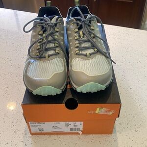 Merrell hiking shoes  9.5 aqua color